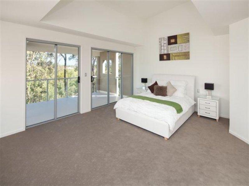 5 and 9 Tashey Court, Bundall QLD 4217