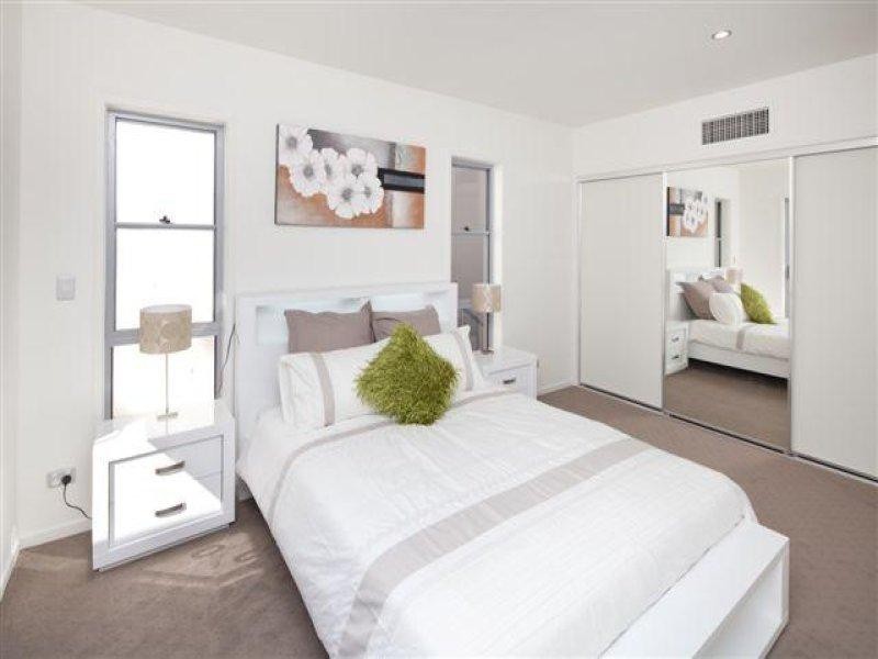 5 and 9 Tashey Court, Bundall QLD 4217