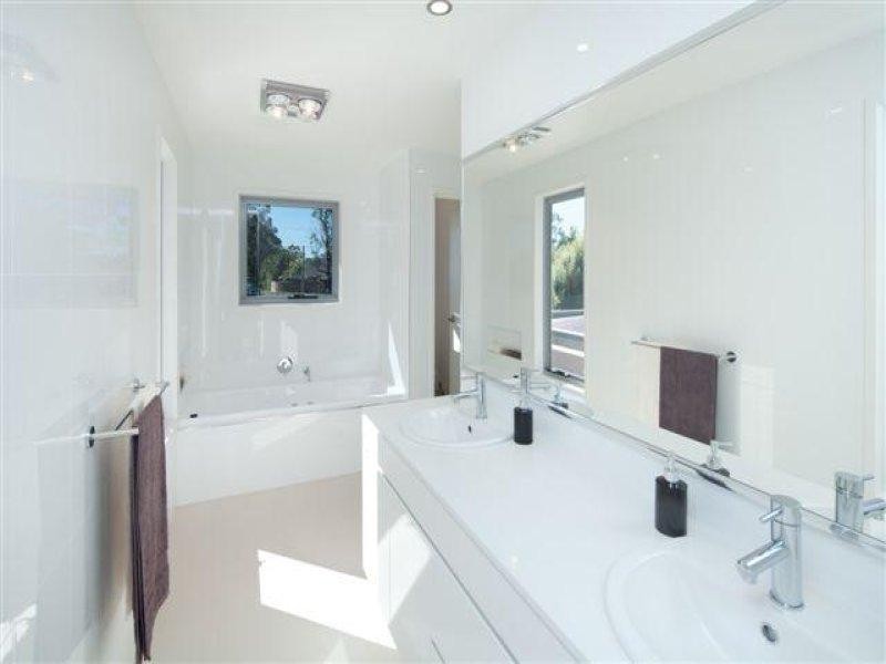 5 and 9 Tashey Court, Bundall QLD 4217