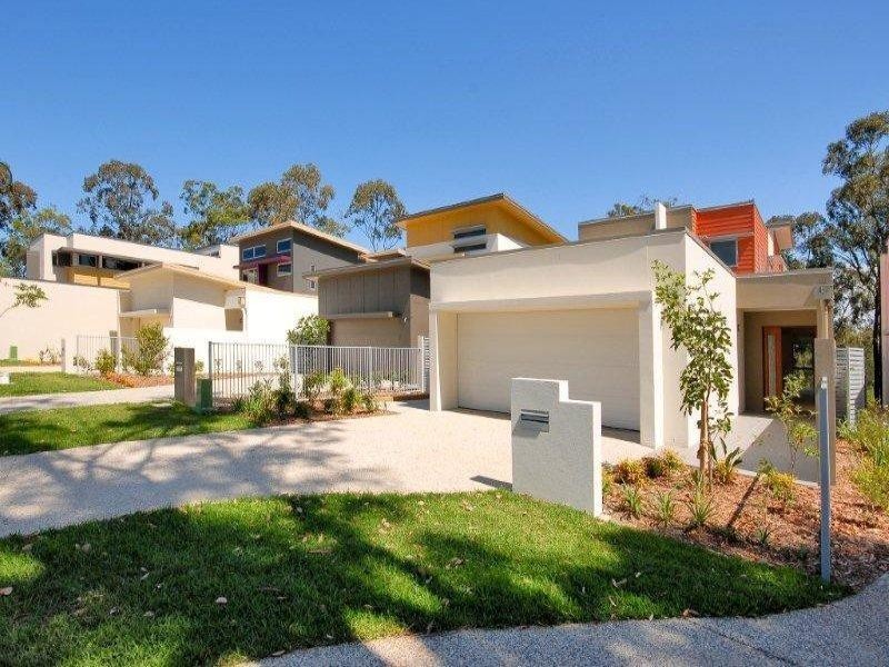 5 and 9 Tashey Court, Bundall QLD 4217