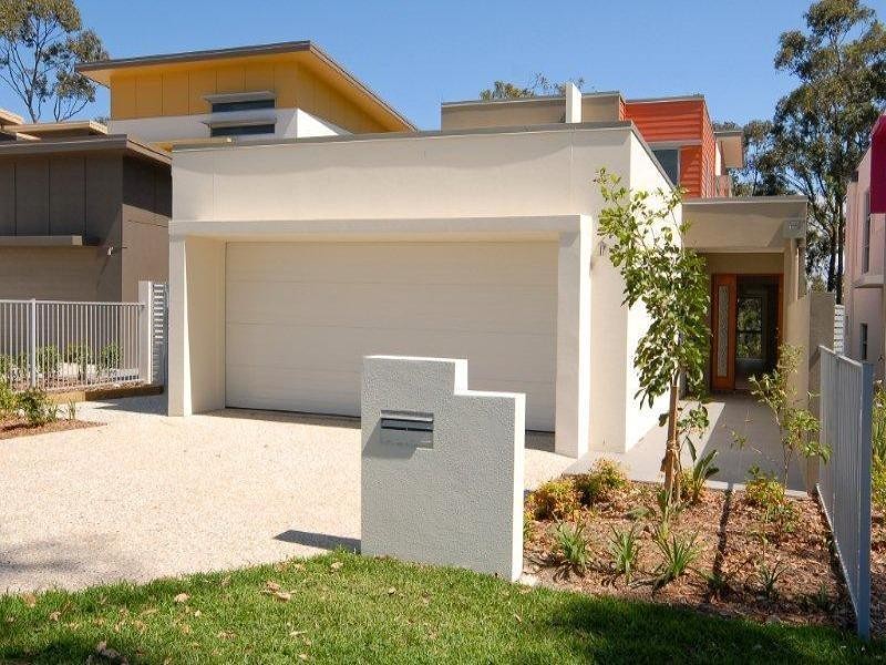 5 and 9 Tashey Court, Bundall QLD 4217