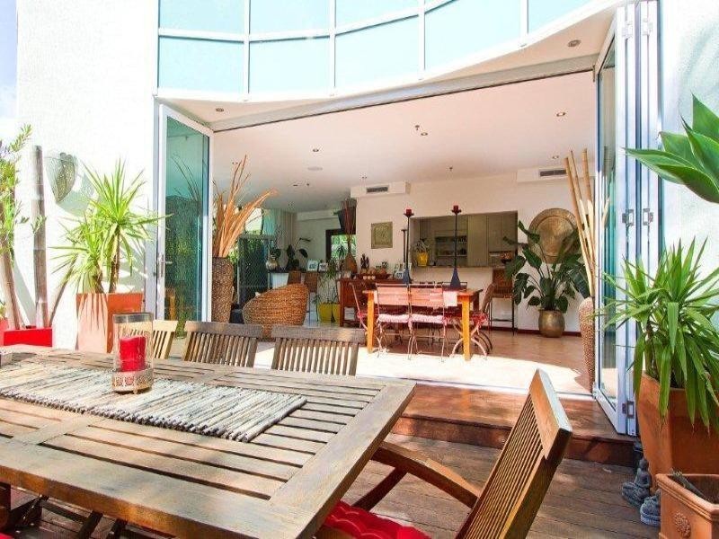 3 Tedder Avenue, Main Beach QLD 4217