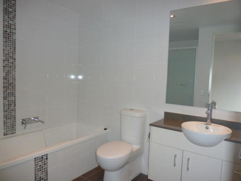 2 Aqua Street, Southport QLD 4215