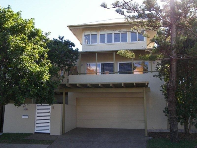 55 Cronin Avenue, Main Beach QLD 4217