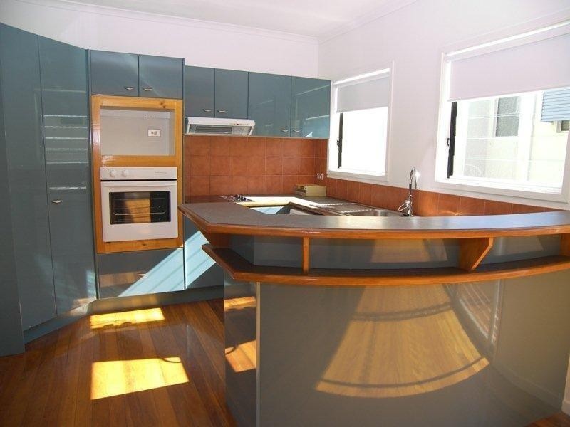 55 Cronin Avenue, Main Beach QLD 4217