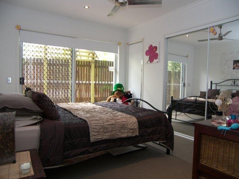 55 Cronin Avenue, Main Beach QLD 4217