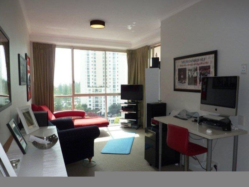 52 Pacific Street, Main Beach QLD 4217