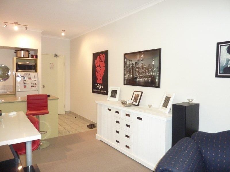 52 Pacific Street, Main Beach QLD 4217