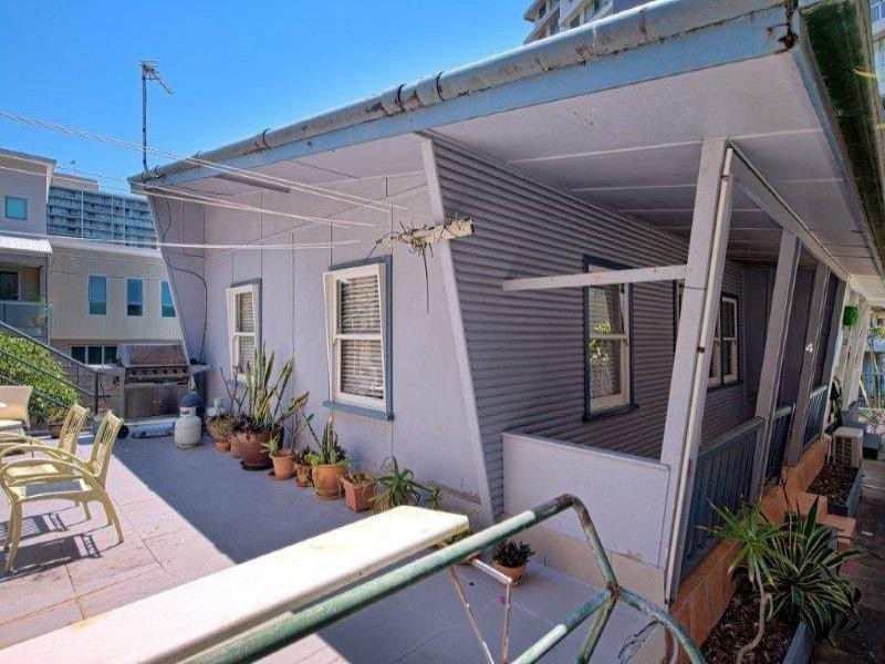 9 Thornton Street, Surfers Paradise QLD 4217