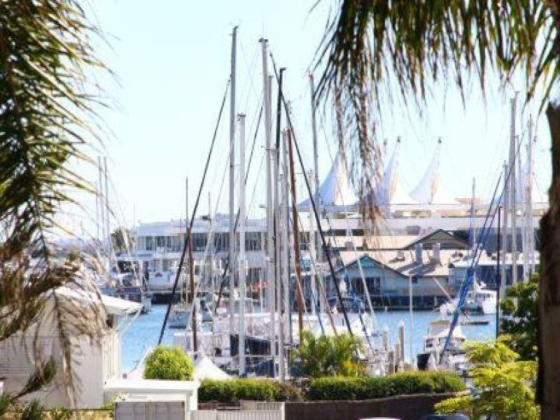 3 Cunningham Avenue, Main Beach QLD 4217