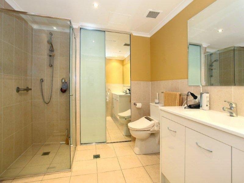 2 Admiralty Drive, Surfers Paradise QLD 4217