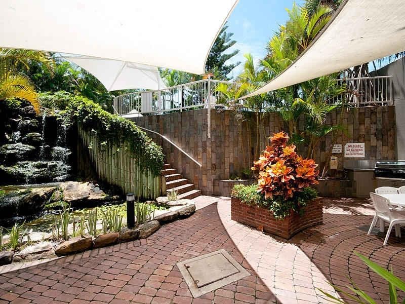 3 Cunningham Avenue, Main Beach QLD 4217