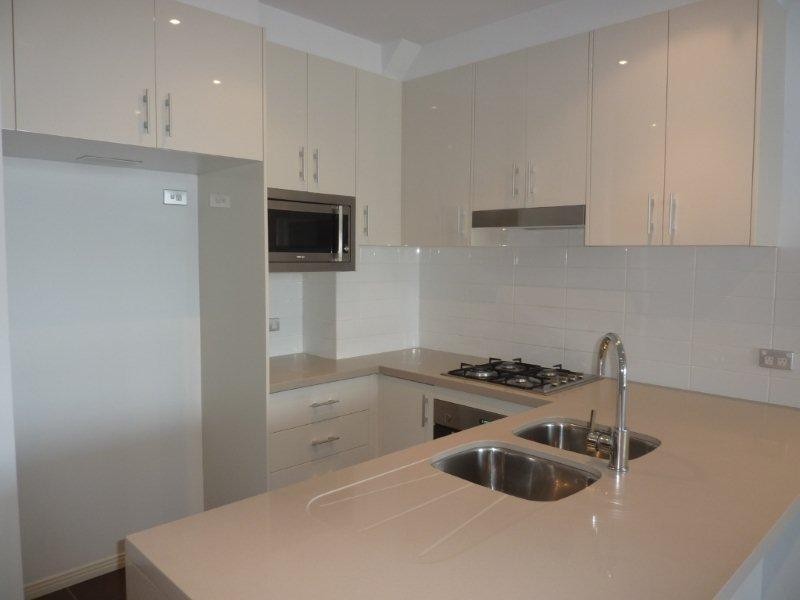 2 Aqua Street, Southport QLD 4215