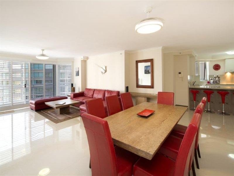 11 Hughes Avenue, Main Beach QLD 4217