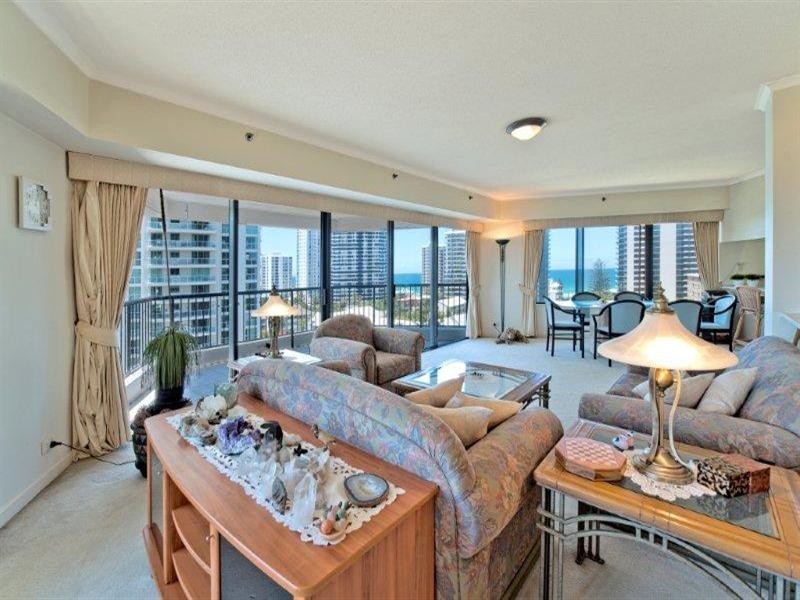 24 Breaker Street, Main Beach QLD 4217