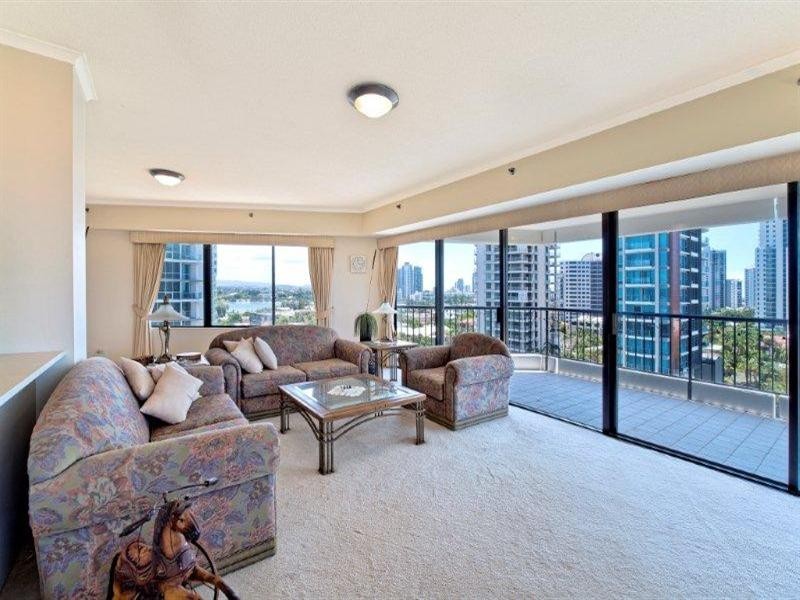24 Breaker Street, Main Beach QLD 4217