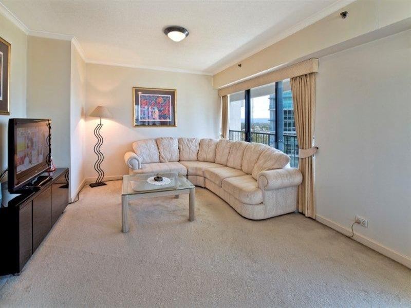 24 Breaker Street, Main Beach QLD 4217