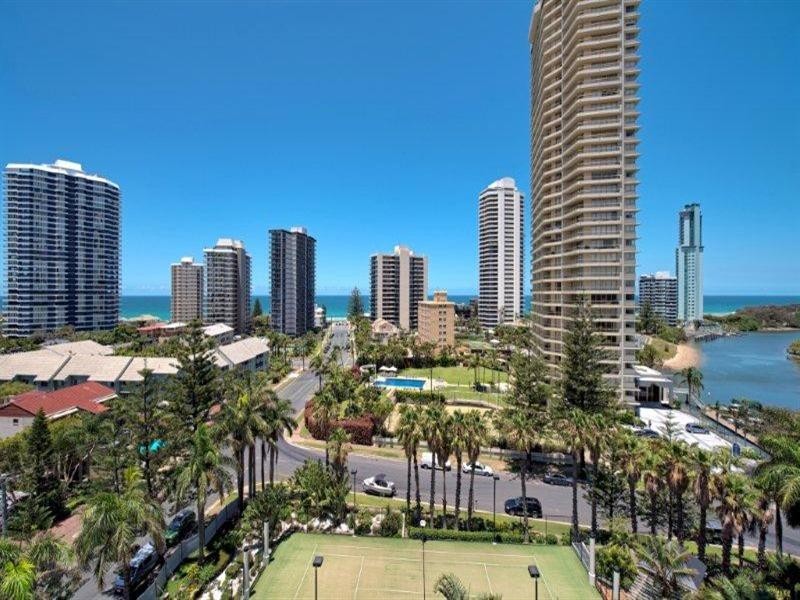 24 Breaker Street, Main Beach QLD 4217