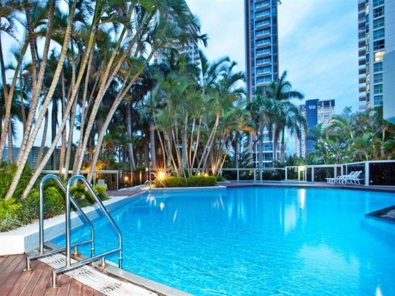 24 Breaker Street, Main Beach QLD 4217