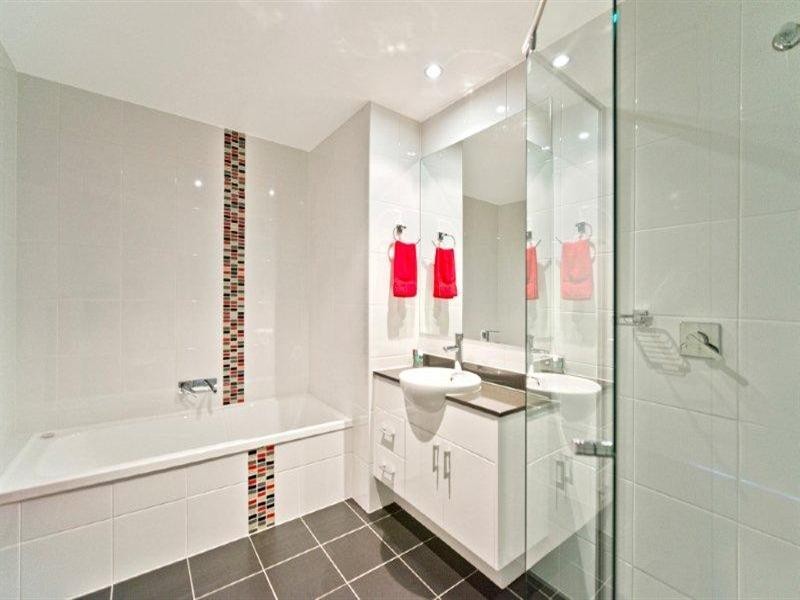 2 Aqua Street, Southport QLD 4215