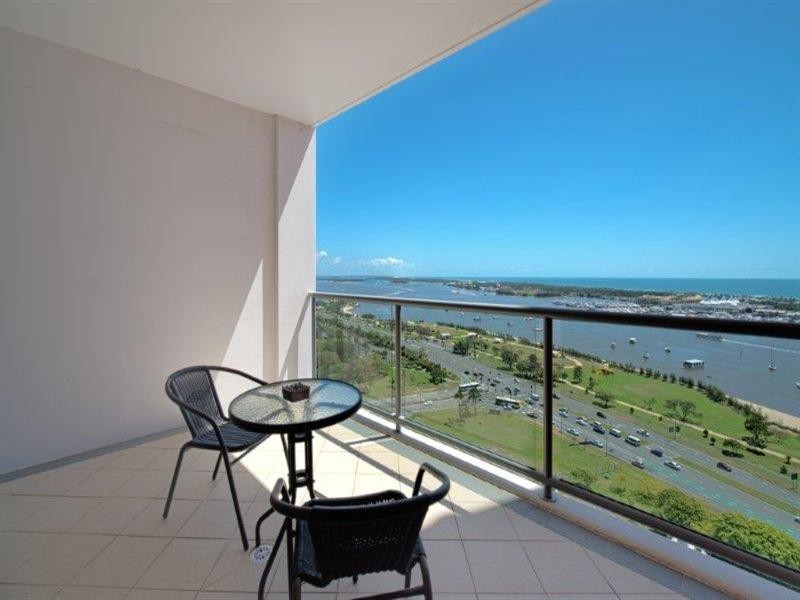 1 Como Crescent, Southport QLD 4215