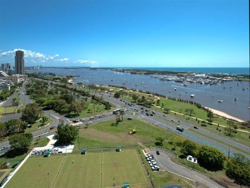 1 Como Crescent, Southport QLD 4215