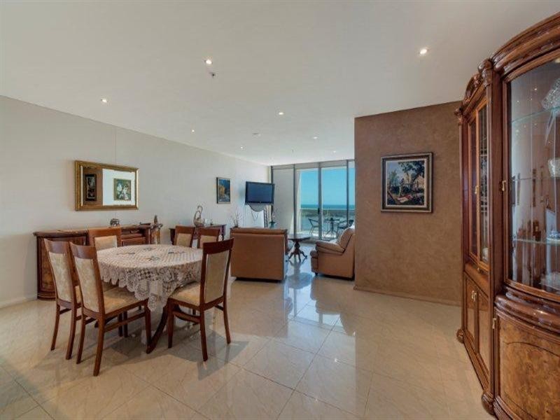 1 Como Crescent, Southport QLD 4215