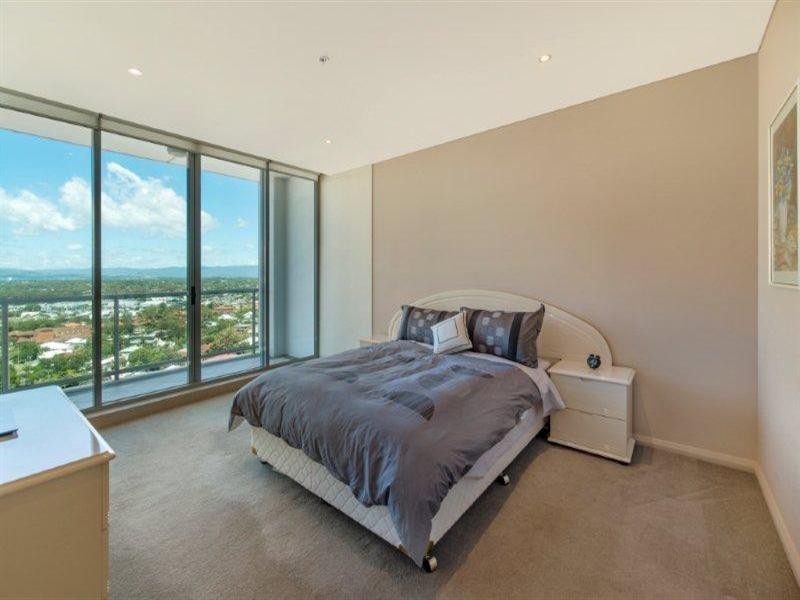 1 Como Crescent, Southport QLD 4215