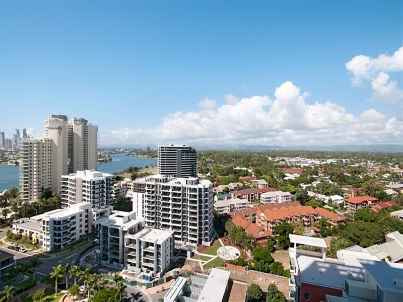1 Como Crescent, Southport QLD 4215