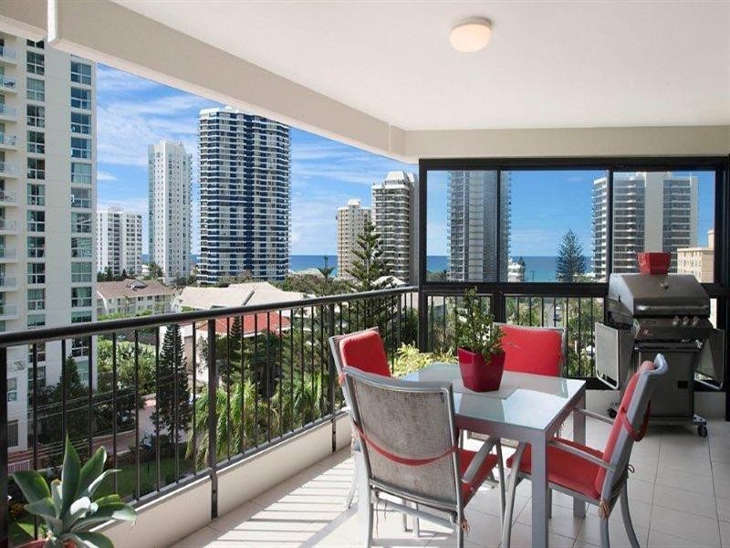 24 Breaker Street, Main Beach QLD 4217