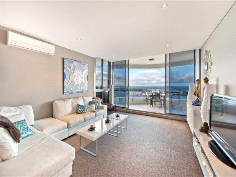 4 Como Crescent, Southport QLD 4215