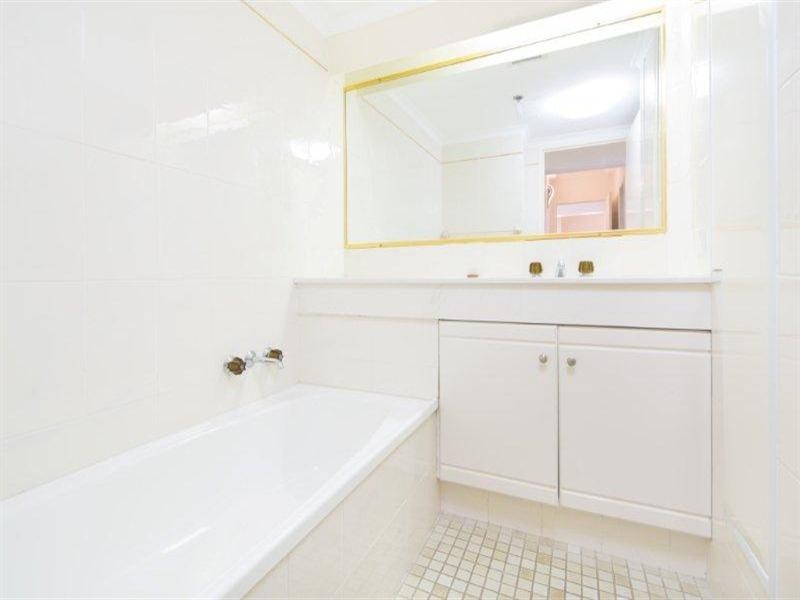 2 Admiralty Drive, Surfers Paradise QLD 4217
