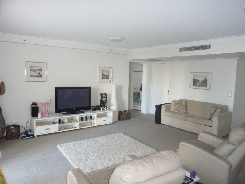 1 Hughes Avenue, Main Beach QLD 4217