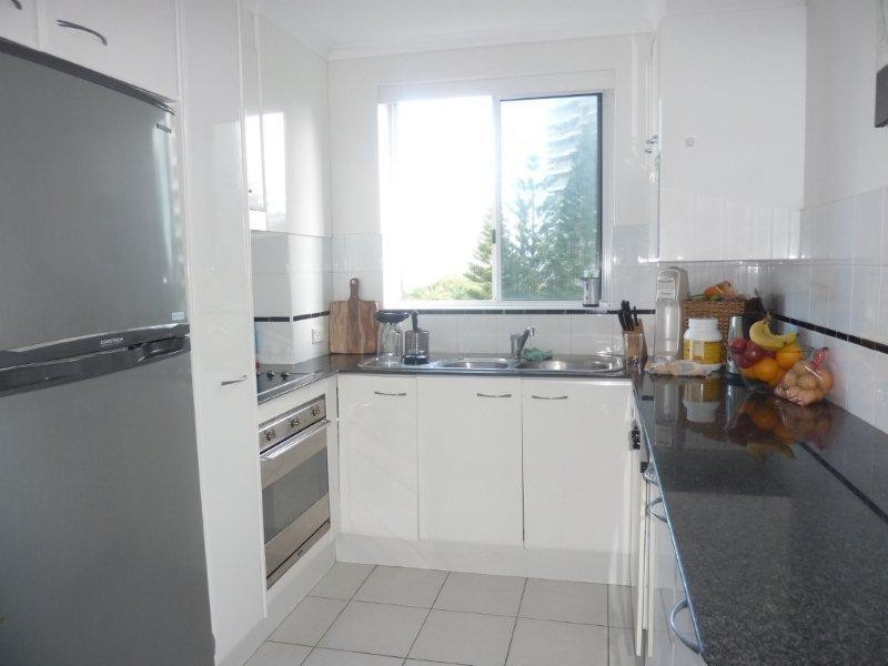 1 Hughes Avenue, Main Beach QLD 4217