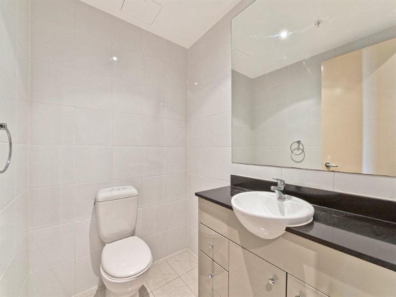 3 Como Crescent, Southport QLD 4215