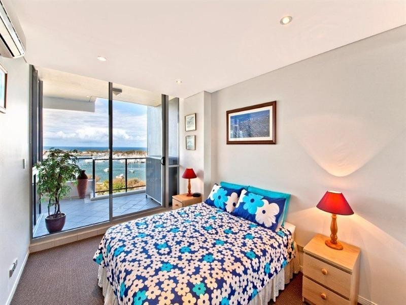 4 Como Crescent, Southport QLD 4215