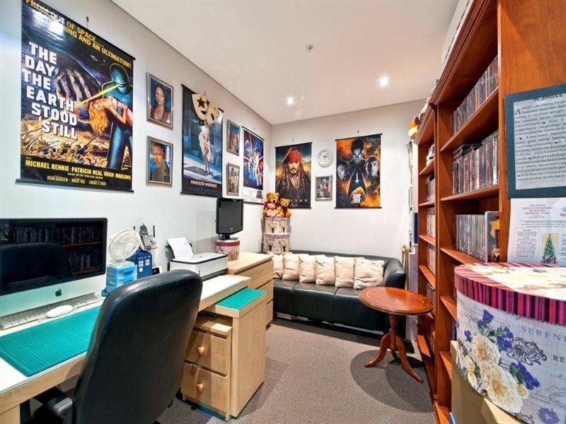 4 Como Crescent, Southport QLD 4215