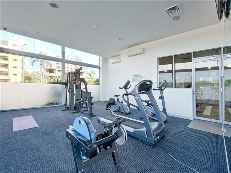 4 Como Crescent, Southport QLD 4215