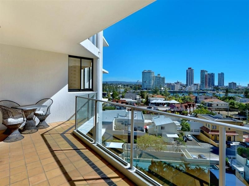 19 Peak Avenue, Main Beach QLD 4217