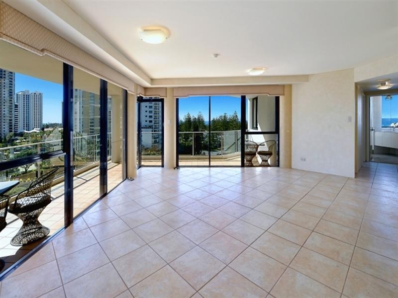 19 Peak Avenue, Main Beach QLD 4217