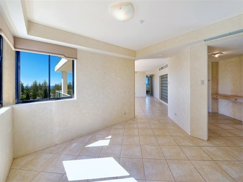 19 Peak Avenue, Main Beach QLD 4217