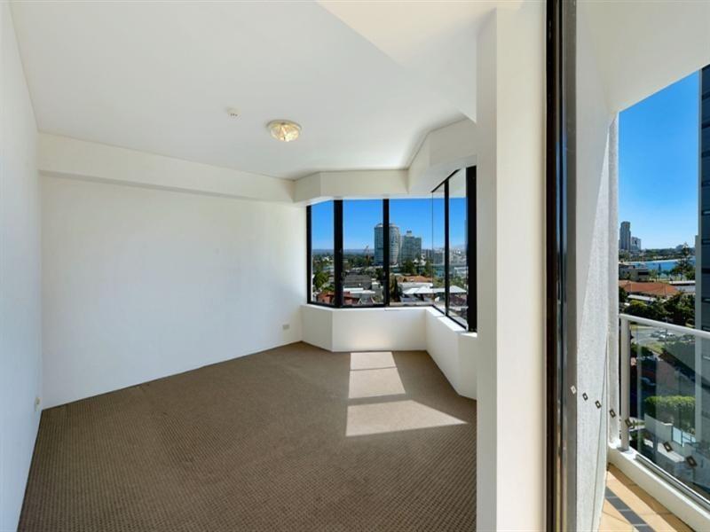 19 Peak Avenue, Main Beach QLD 4217