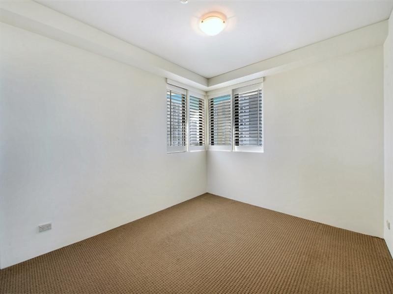 19 Peak Avenue, Main Beach QLD 4217