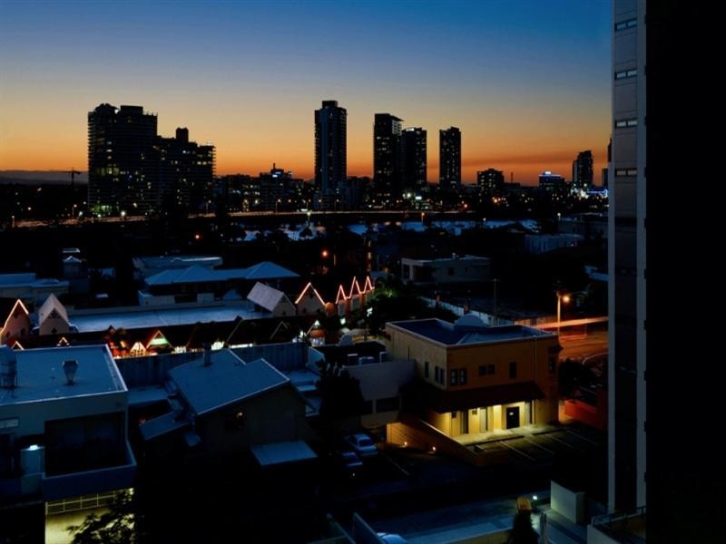 19 Peak Avenue, Main Beach QLD 4217