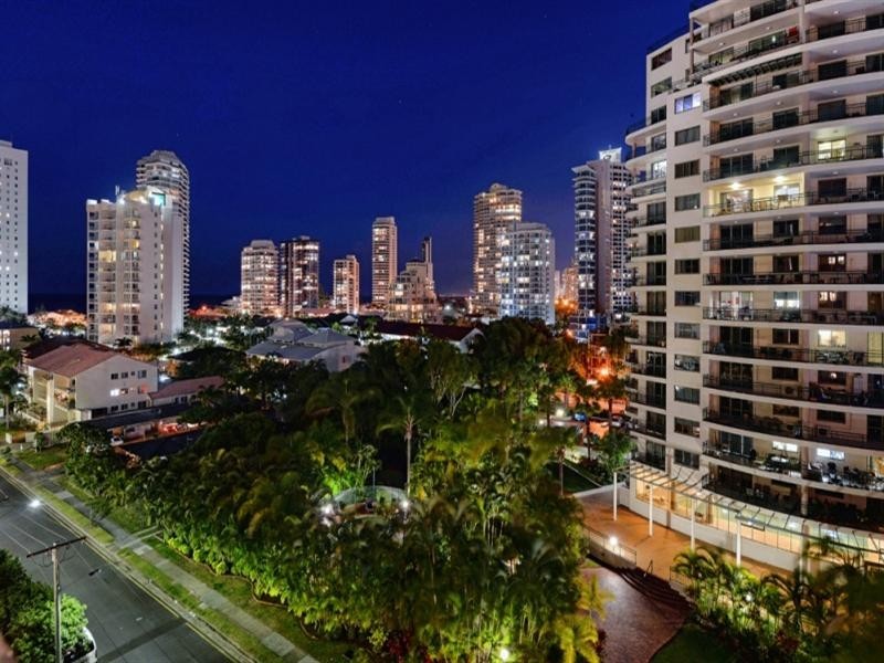 19 Peak Avenue, Main Beach QLD 4217