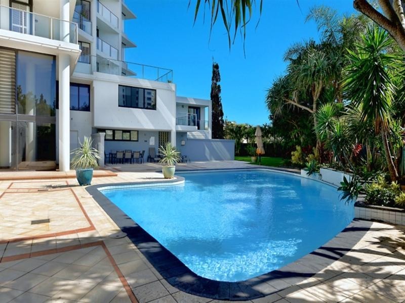 19 Peak Avenue, Main Beach QLD 4217