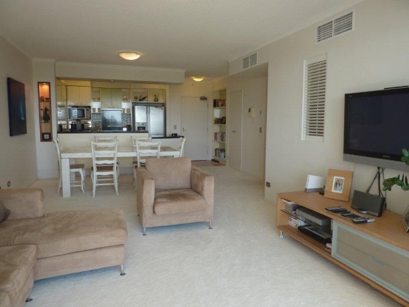 1 Lennie Avenue, Main Beach QLD 4217