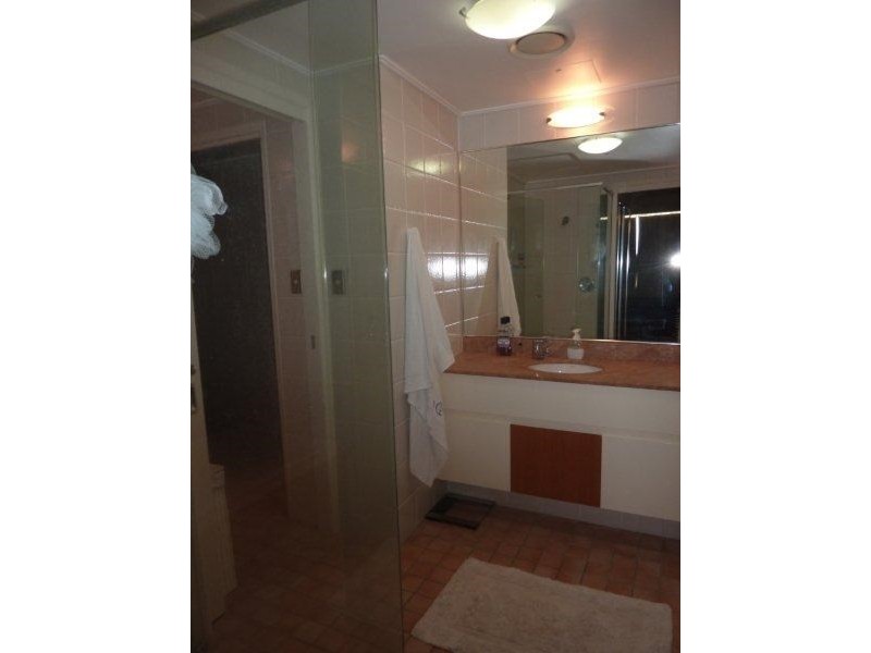 1 Lennie Avenue, Main Beach QLD 4217