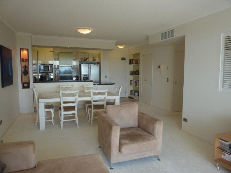 1 Lennie Avenue, Main Beach QLD 4217