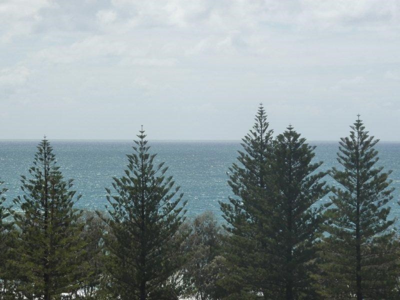 1 Lennie Avenue, Main Beach QLD 4217